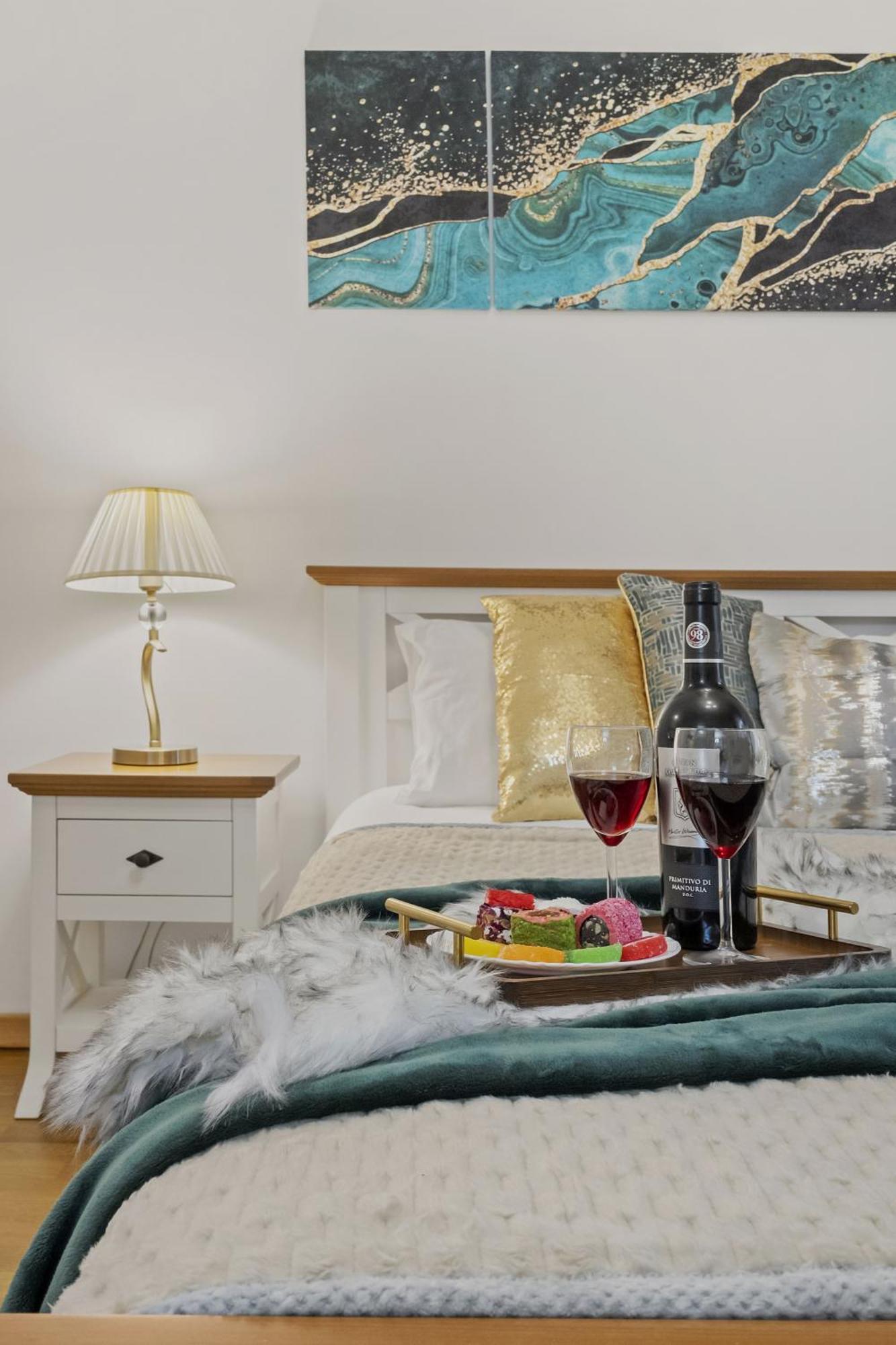 Sweet Luxury Three Rooms Apartment City Center Universitate Bucharest Exterior photo