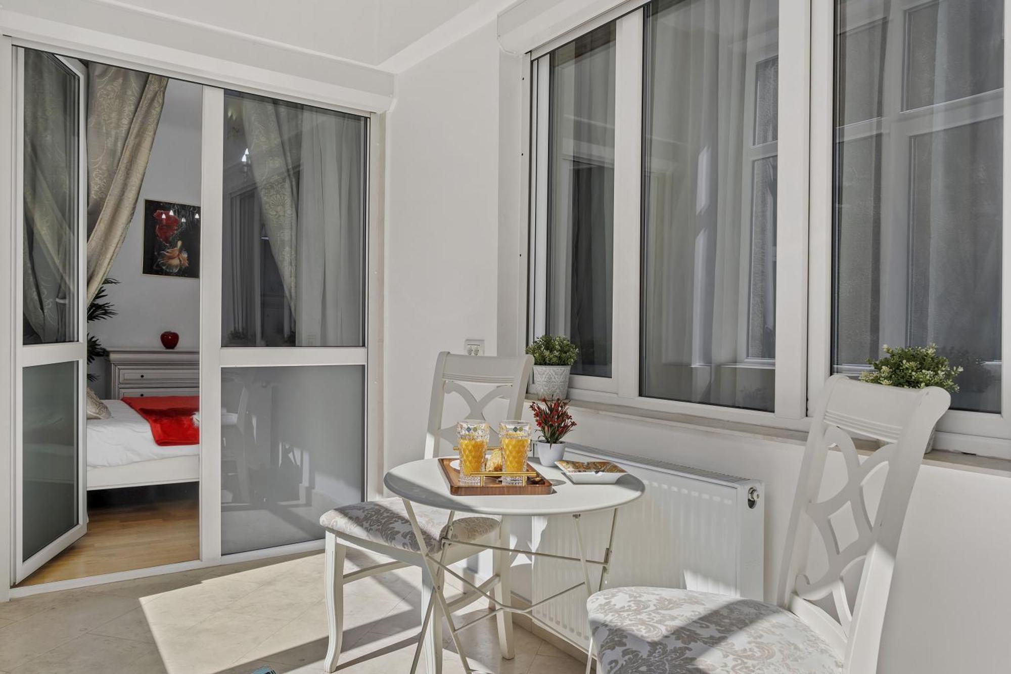 Sweet Luxury Three Rooms Apartment City Center Universitate Bucharest Exterior photo